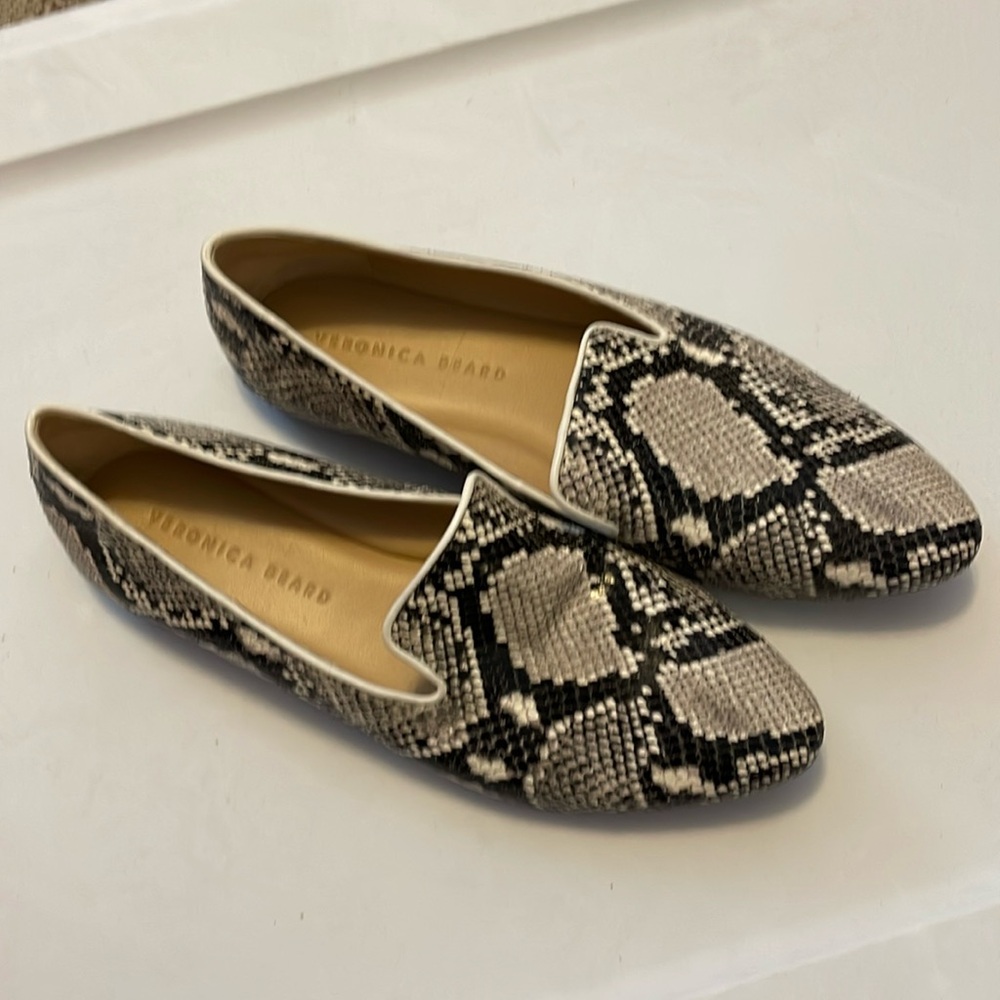Veronica Beard leather snake skin loafer flats